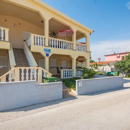 By The Sea - 20333 Apartman Vir