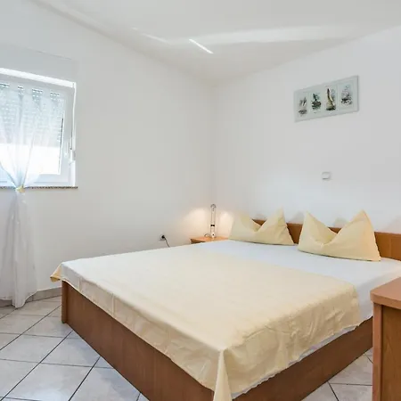Apartment By The Sea - 20333 Vir